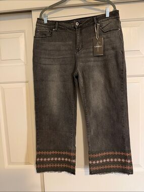 NWT Flamingals Women’s XXL Crop Jeans
